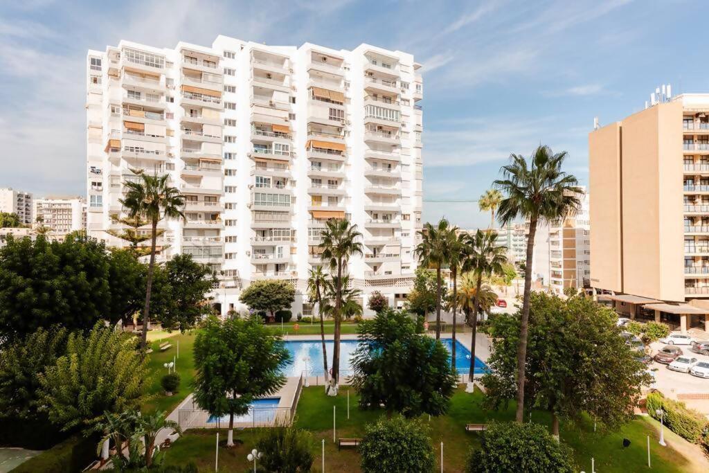 Amplio Con Vistas Al Mar Y Piscina En Benalmadena Appartement Buitenkant foto