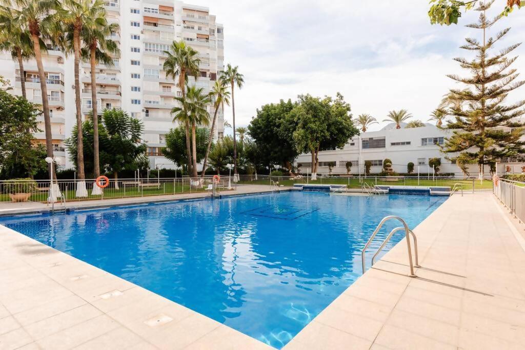 Amplio Con Vistas Al Mar Y Piscina En Benalmadena Appartement Buitenkant foto